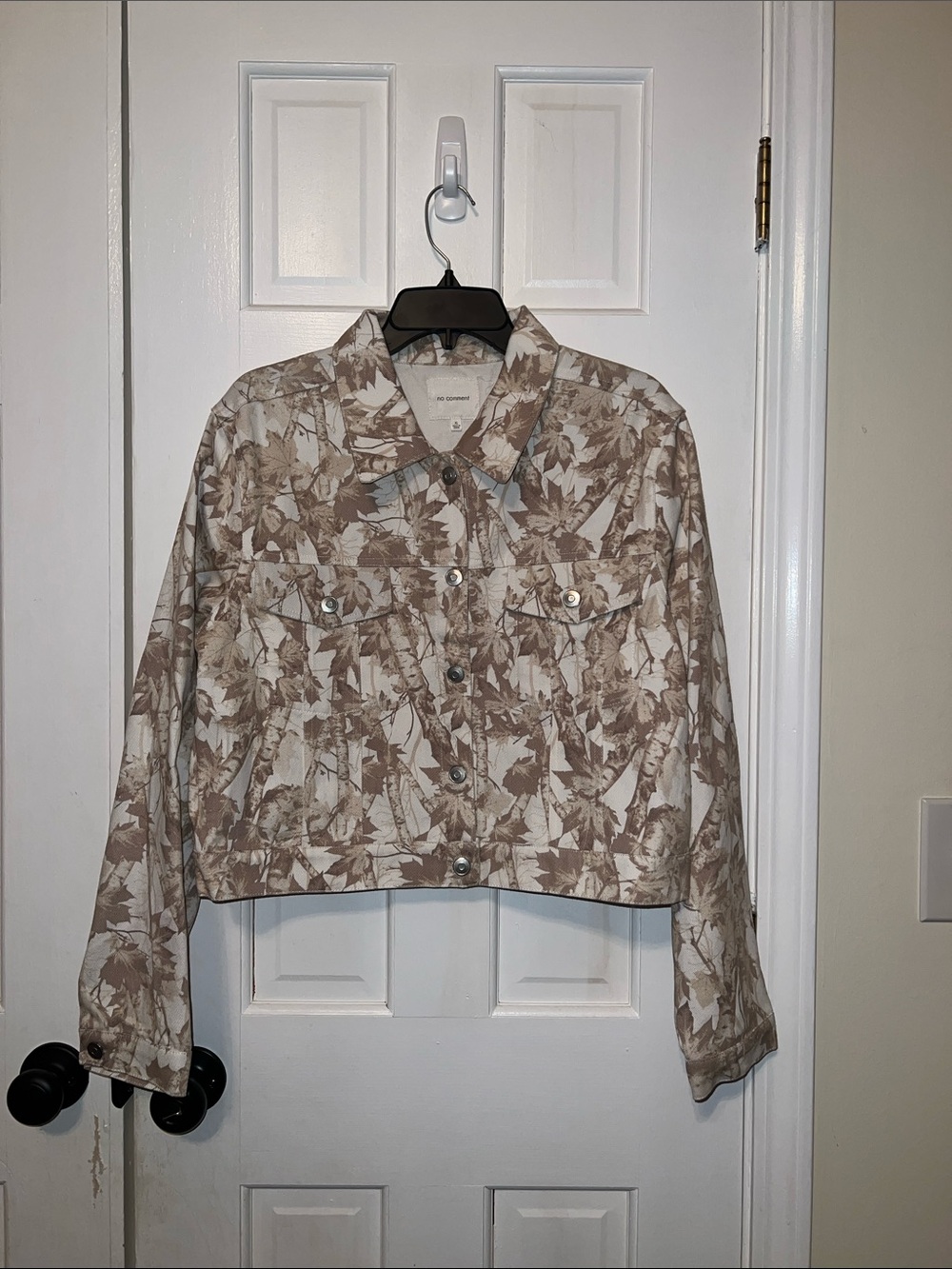 Cropped Camo-Print Jean Jacket in Light Brown and Cream